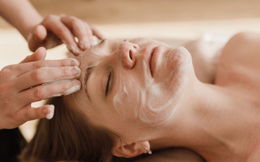 Unlock the Benefits of a Carbon Peel Facial: Complete Guide